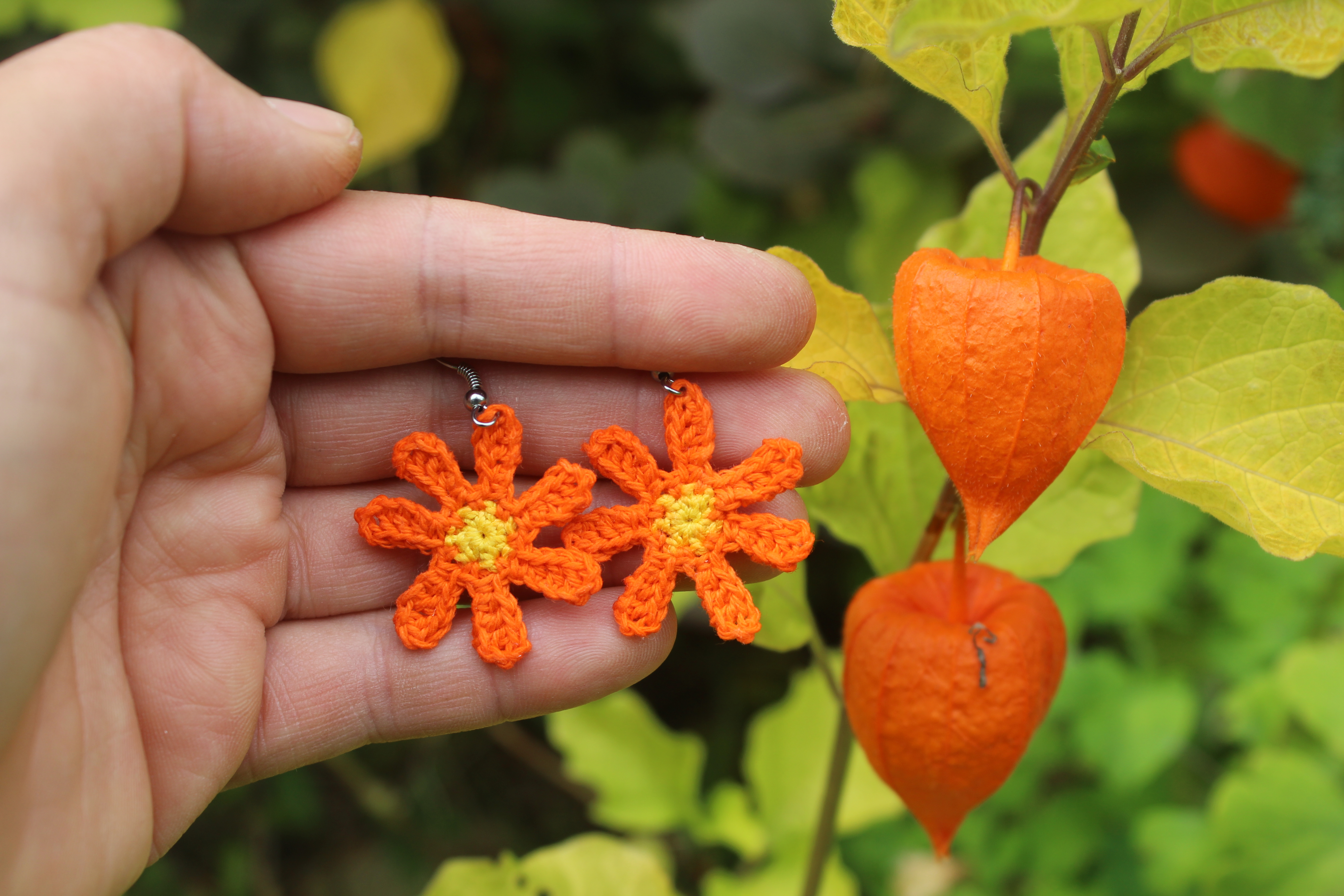 Háčkované náušnice oranžové květy