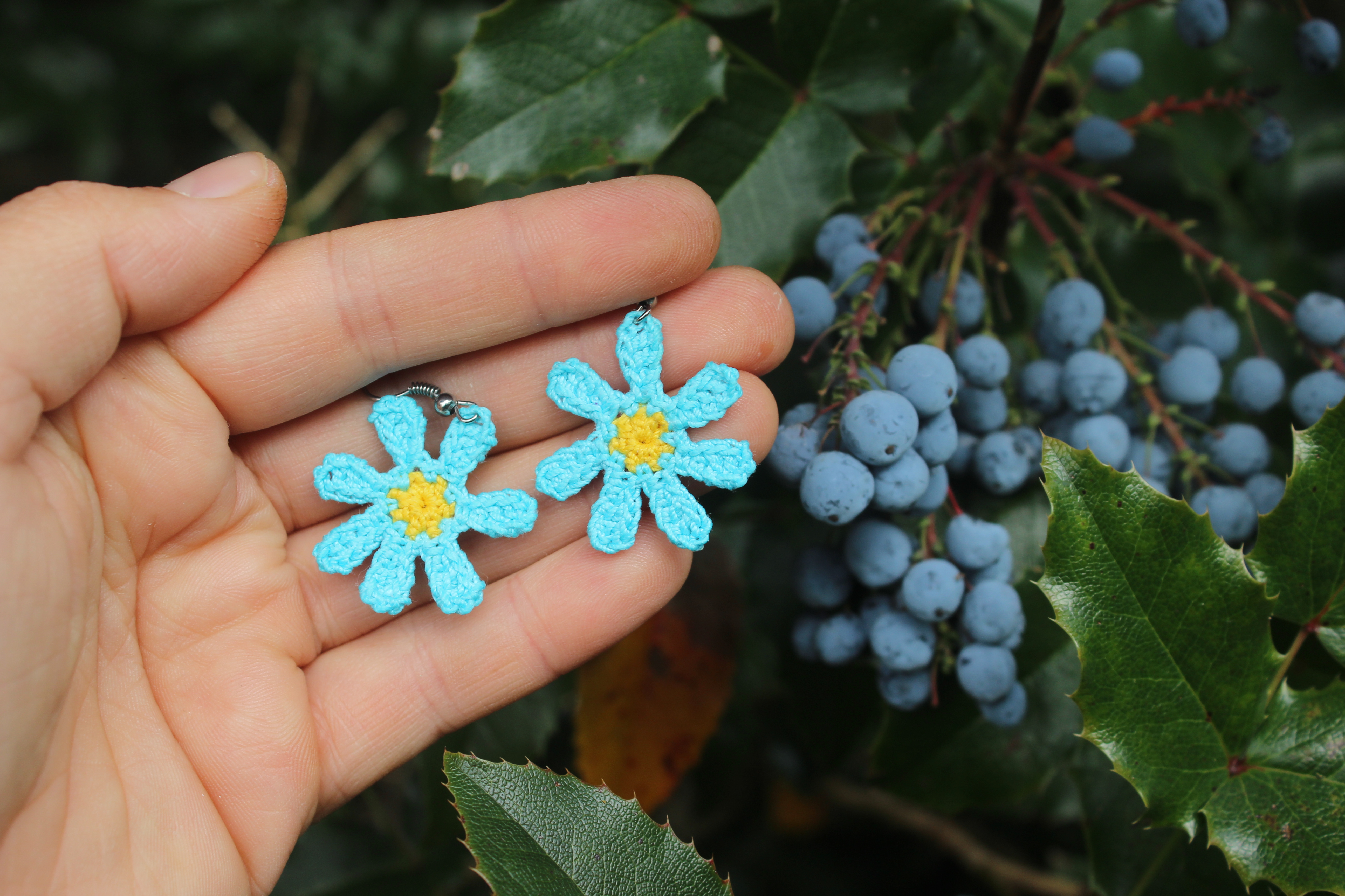 Háčkované náušnice světle modré květy