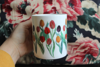 Hrnek porcelánový tulipány
