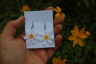 Háčkované náušnice bílé květy